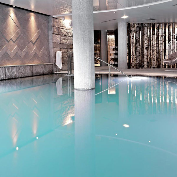 piscine HÔTEL SPA ALTAPURA À VAL-THORENS