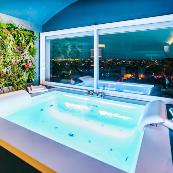 Hotel Parenthese Concept Room Toulouse_jacuzzi avec vue