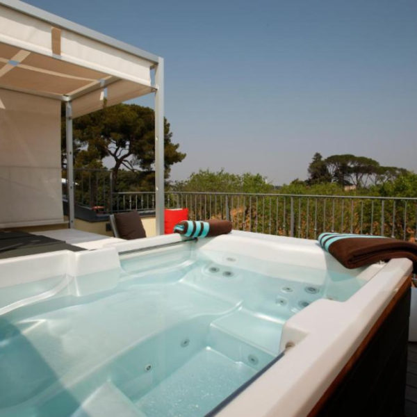 Verchant-montpellier-jacuzzi exterieur