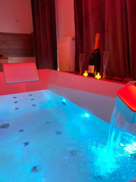 champagne chambre avec spa tugy