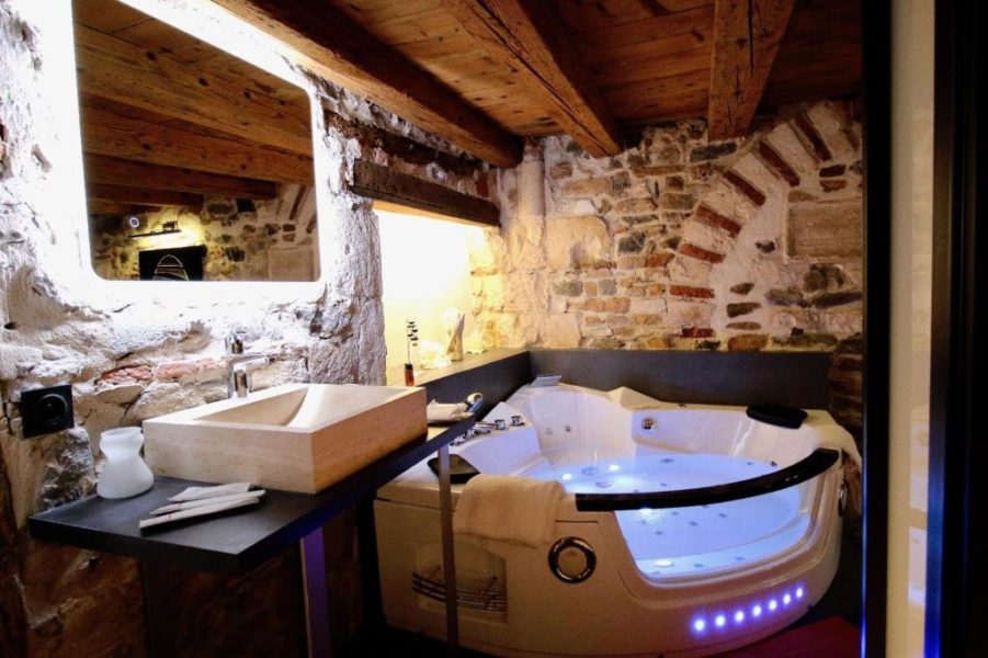 jacuzzi Le Clos de Sainte Croix