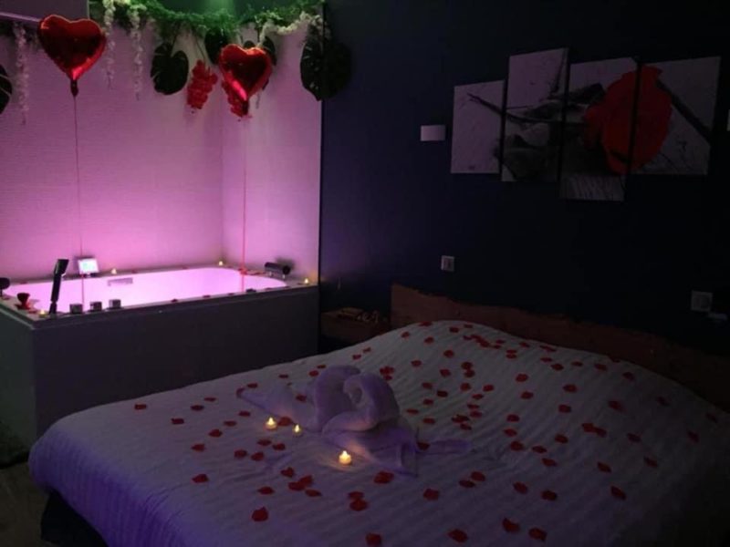 lit chambre avec jacuzzi Paris