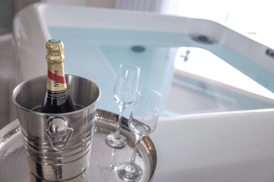 champagne SUITE LOVE SPA PISCINE VUE MER