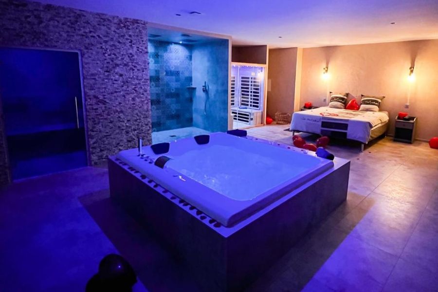 LE LOFT A BULLES (85m2 Jacuzzi Hammam Billiard Bar Douche Sauna) (1)