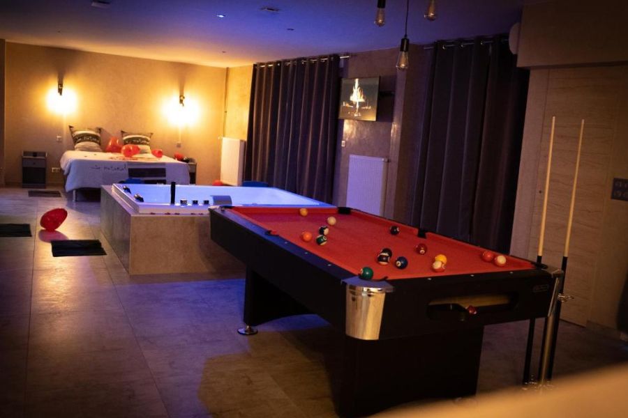 LE LOFT A BULLES (85m2 Jacuzzi Hammam Billiard Bar Douche Sauna) (2)