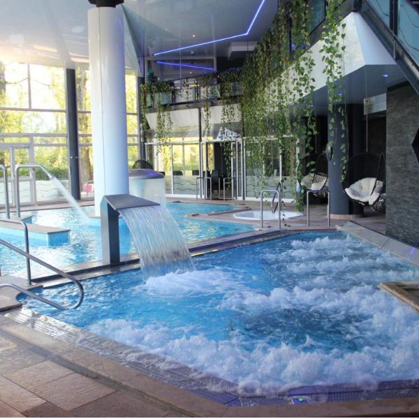 Piscine Hotel & Spa Marina d'Adelphia Aix-les-bains (2)